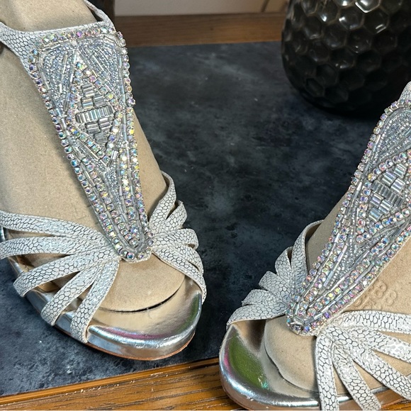 Antonio Melani silver diamond leather high heels size 10 - Picture 5 of 17